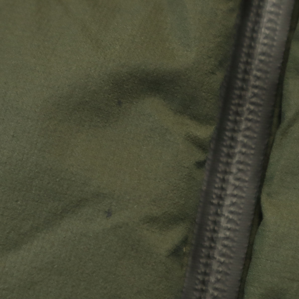 UNIQLO ユニクロ シームレス ダウンパーカー M カーキ メンズ