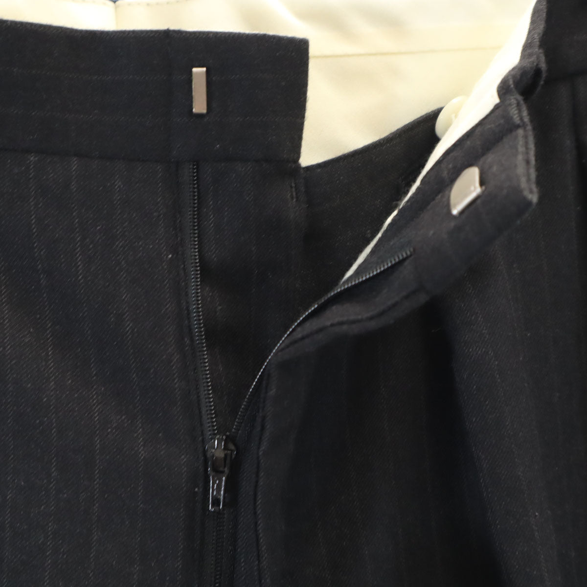 CHAPS チャップス ストライプ柄 スーツ 上下 セットアップ AB4 チャコールグレー メンズ