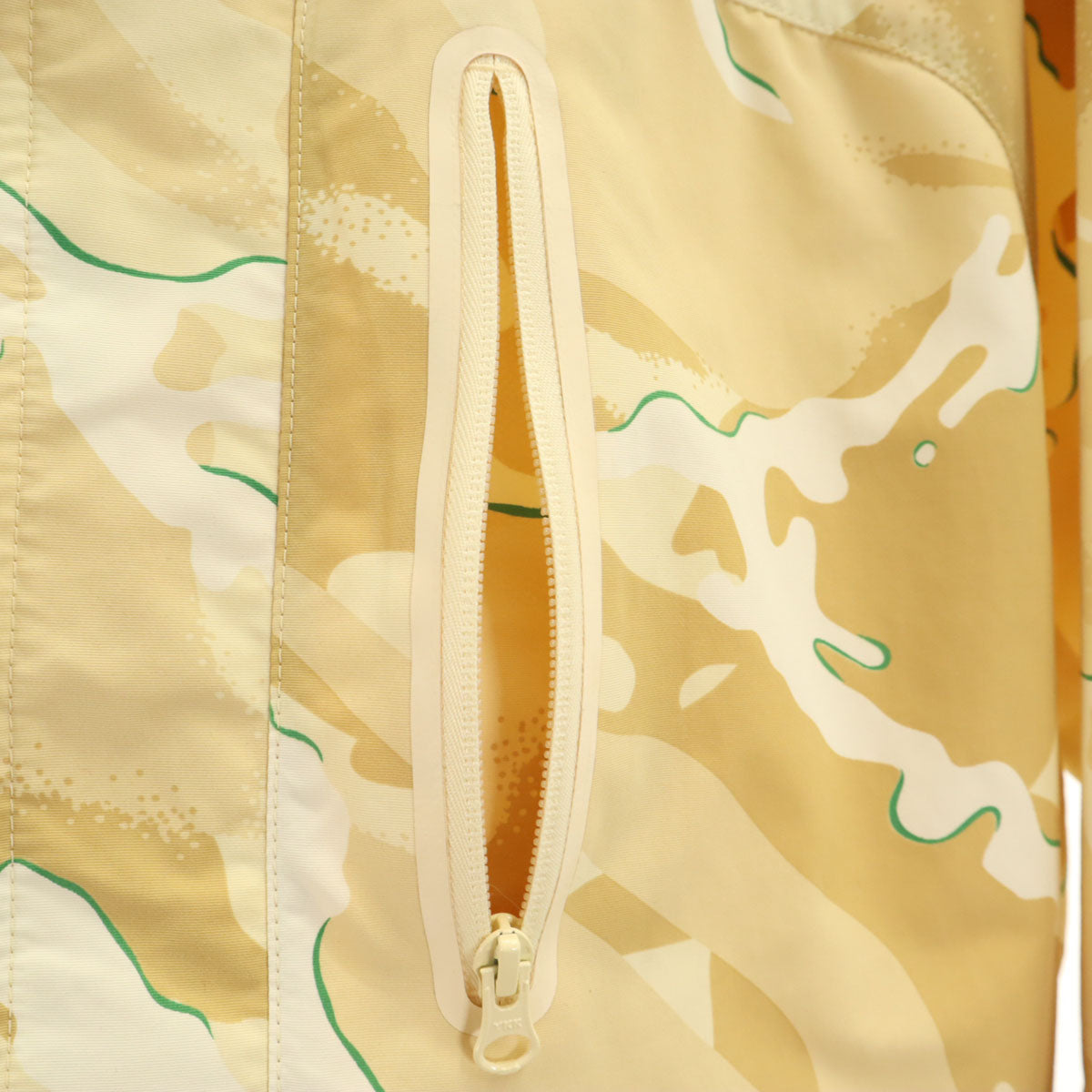 PUMA プーマ ＸLARGE コラボ カモフラ柄 マウンテンパーカー XL クリーム系 迷彩 メンズ