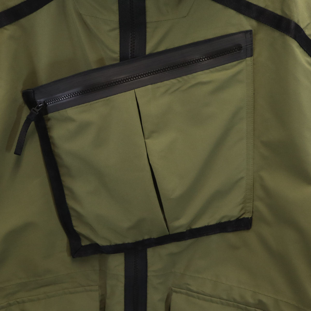 美品 adidas アディダス Xploric RAIN マウンテンパーカー 2XO オリーブ メンズ