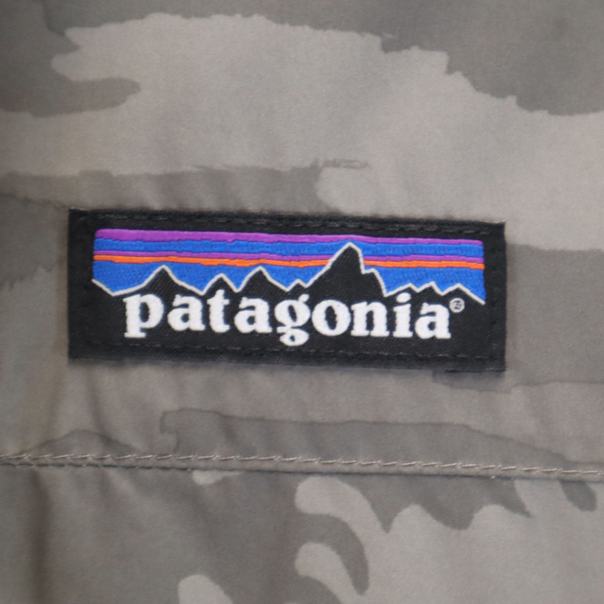patagonia パタゴニア カモフラ柄 ウインドブレーカー M パープル 27237SP18 アウトドア 迷彩 ポケッタブル ジャケット メンズ