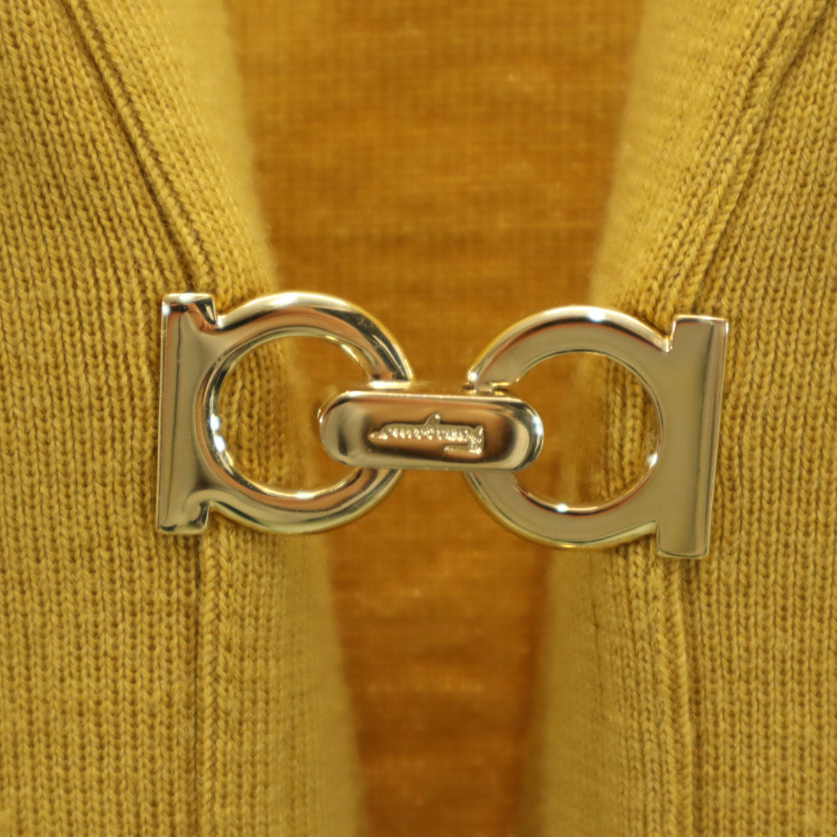 SalvatoreFerragamo サルバトーレフェラガモ 90s イタリア製 ウールブレンド オールド 長袖 ガンチーニ カーディガン M. マスタード レディース