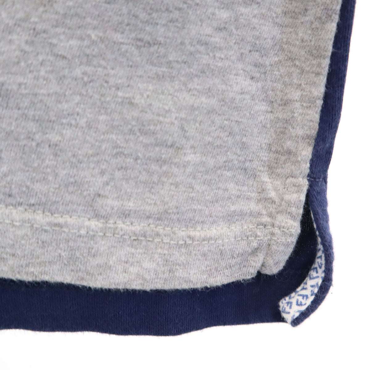 FENDI フェンディ 半袖 Tシャツ 6A キッズ