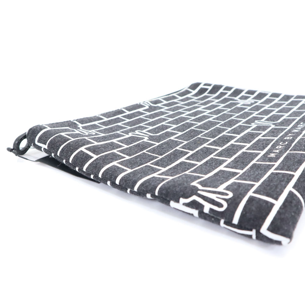 MARC BY MARC JACOBS マークバイマークジェイコブス 未使用 総柄 タブレットケース  ブラック系 タグ付き レディース