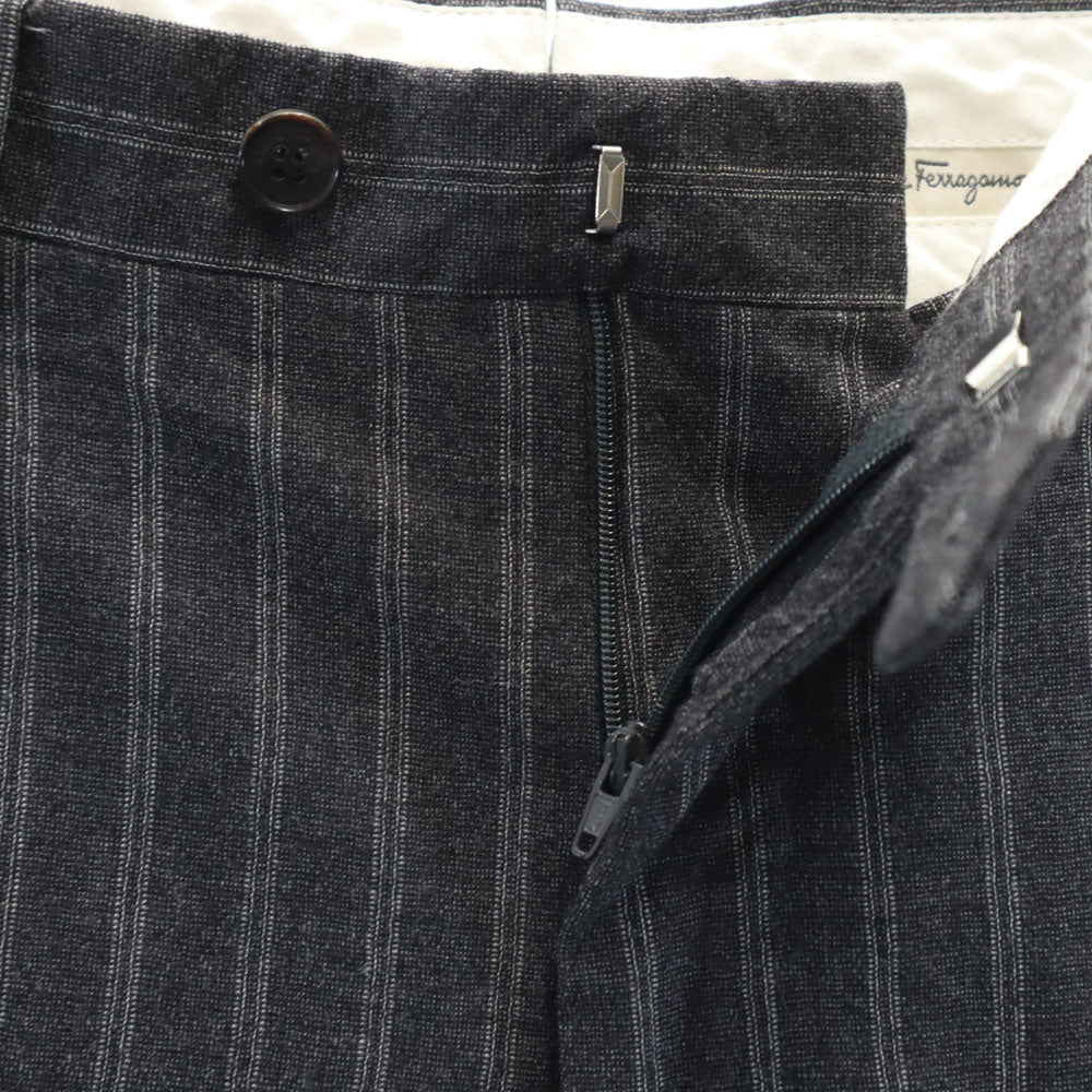 Salvatore Ferragamo サルヴァトーレフェラガモ イタリア製 ストライプ柄 スラックスパンツ 46 チャコールグレー メンズ