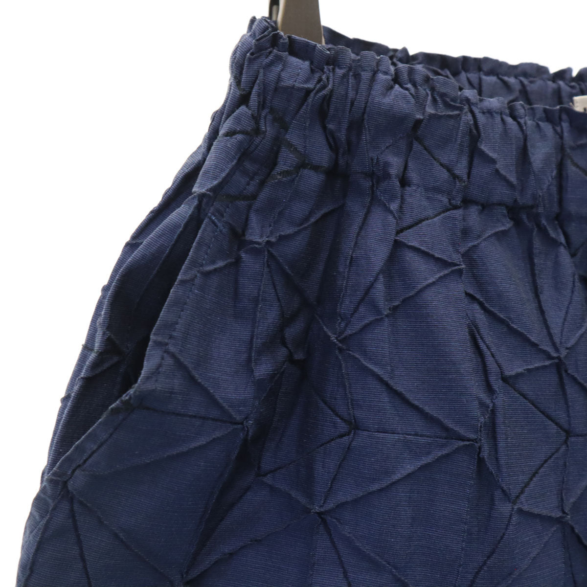 ISSEY MIYAKE イッセイミヤケ プリーツ加工 テーパードパンツ 2 ネイビー バルーン レディース