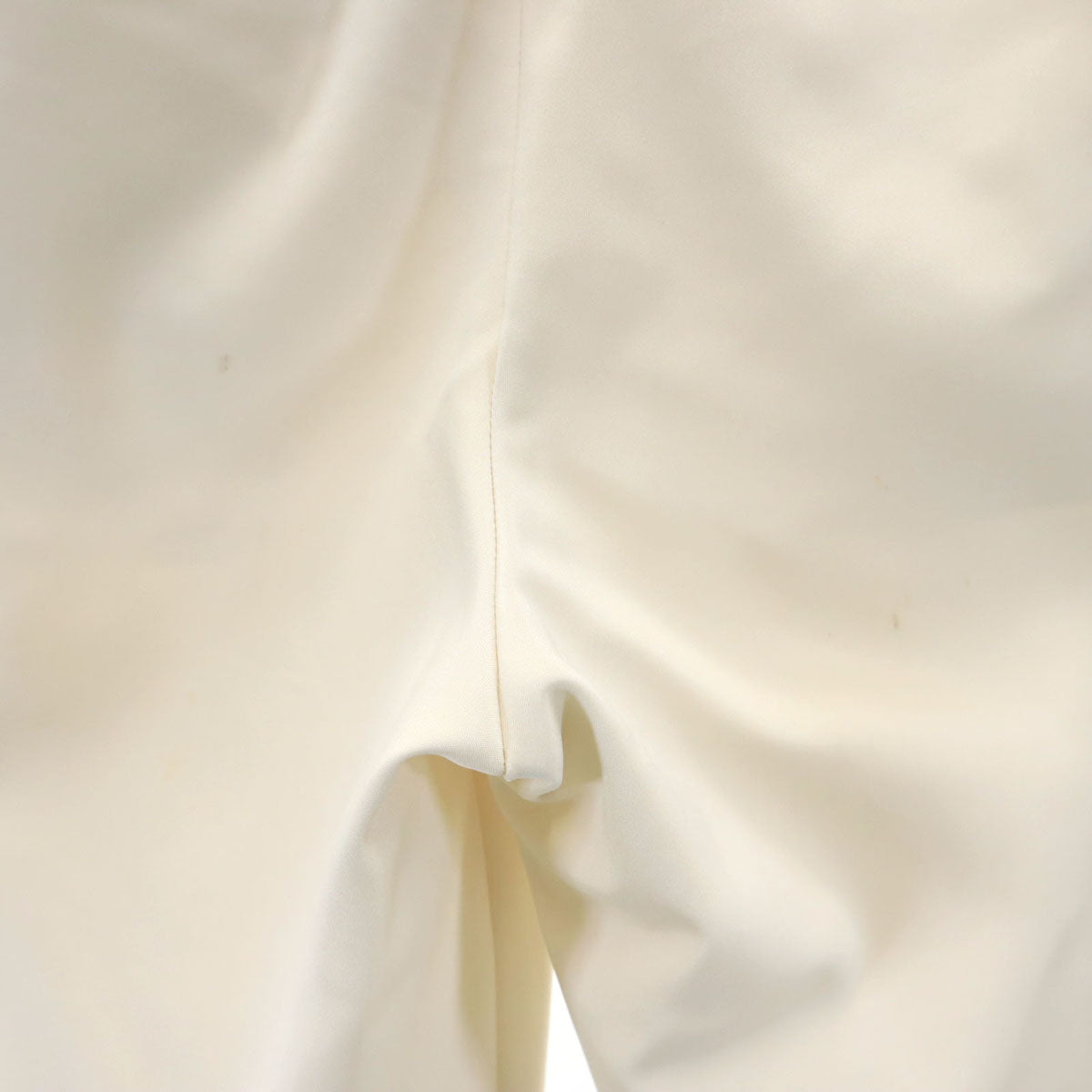 ISSEY MIYAKE イッセイミヤケ ストレッチパンツ L アイボリー レディース