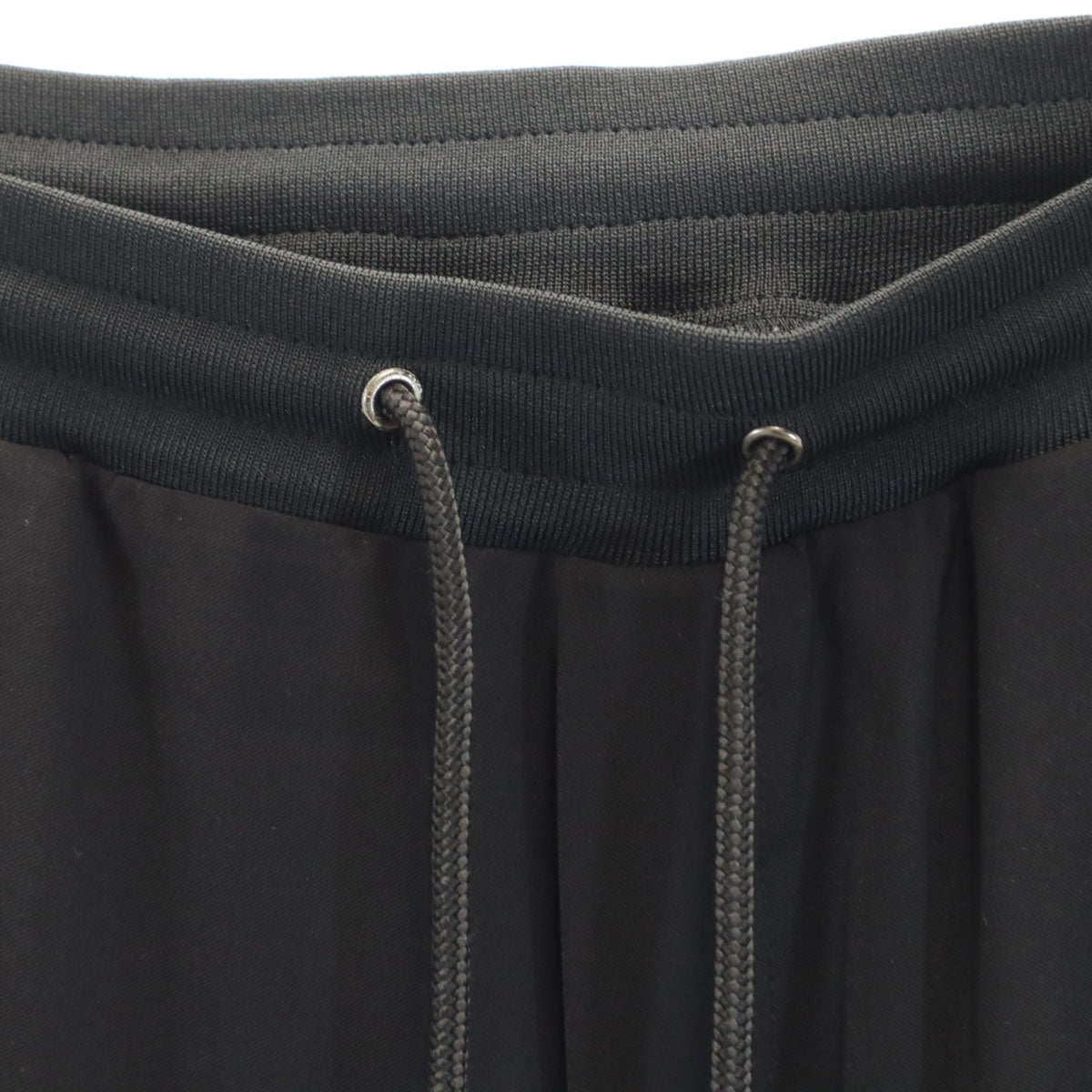 1PIU1UGUALE3 ウノピゥウノウグァーレトレ ジョガーパンツ XL 黒 メンズ