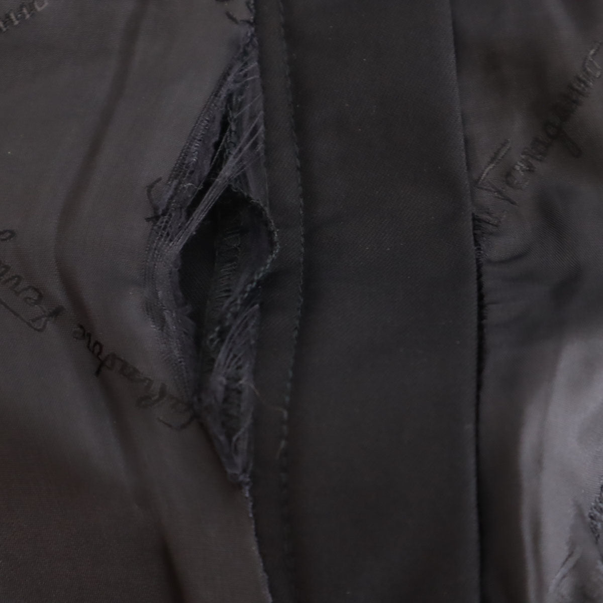 Salvatore Ferragamo サルヴァトーレフェラガモ イタリア製 パンツ 44 ブラック レディース