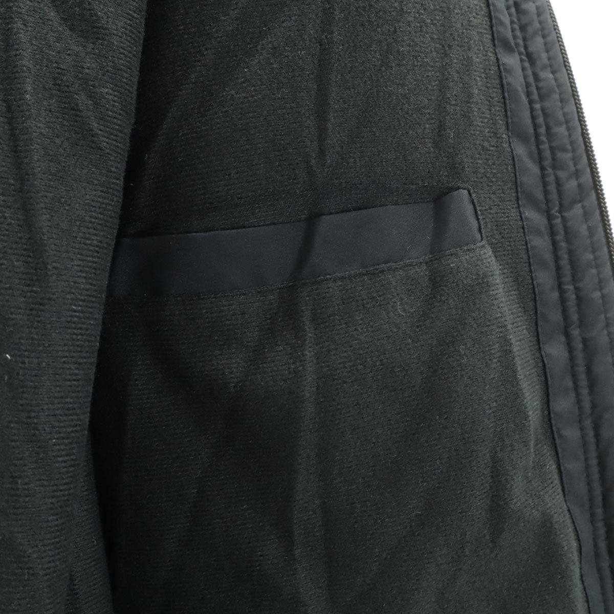 美品 UNDER ARMOUR アンダーアーマー ベンチコート S ブラック 中綿 メンズ