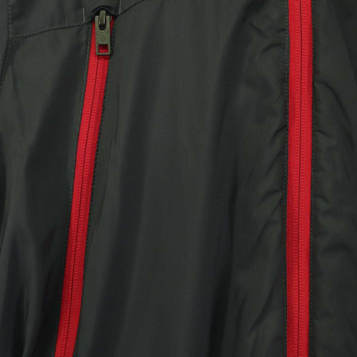 美品 THE NORTH FACE ノースフェイス 刺繍 長袖 ウインドブレーカー ダークグレー系 NPO01134 メンズ