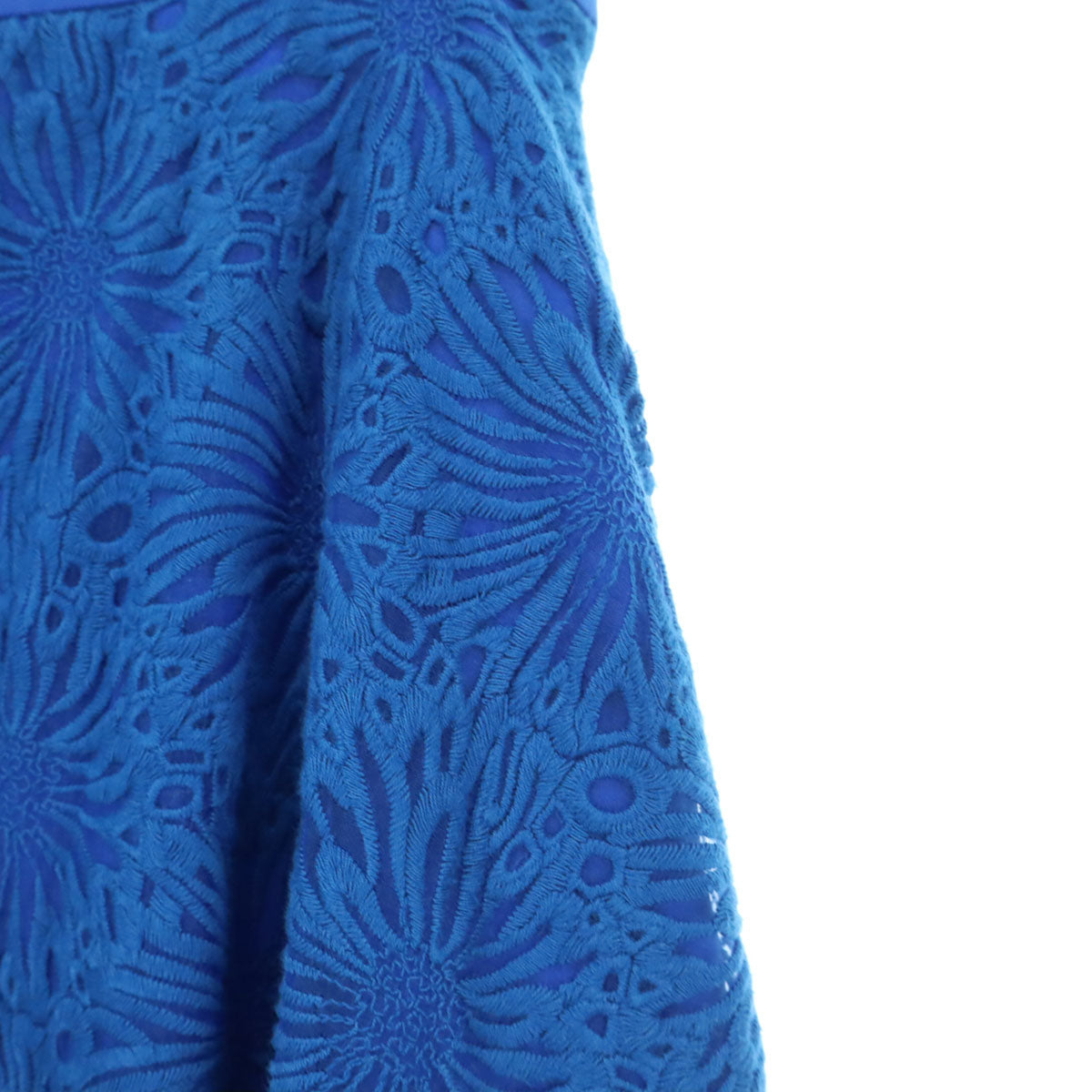 美品 ADORE アドーア 日本製 花柄 刺_ ミモレ丈 フレアスカート 38 ブルー ベルト付 レディース