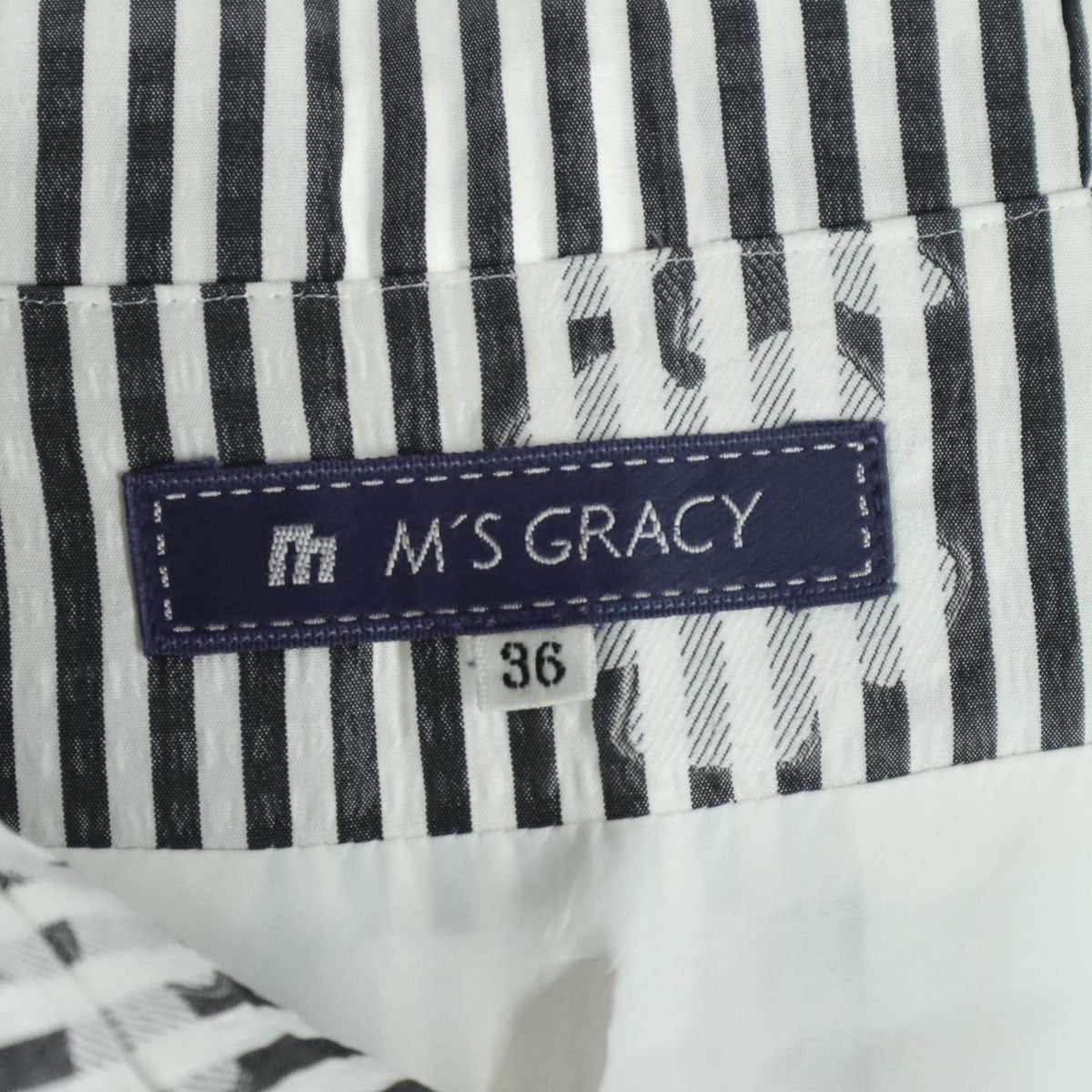 美品 M'S GRACY エムズグレイシー 日本製 ストライプ柄 ミディ丈 フレアスカート 36 グレー系 レディース