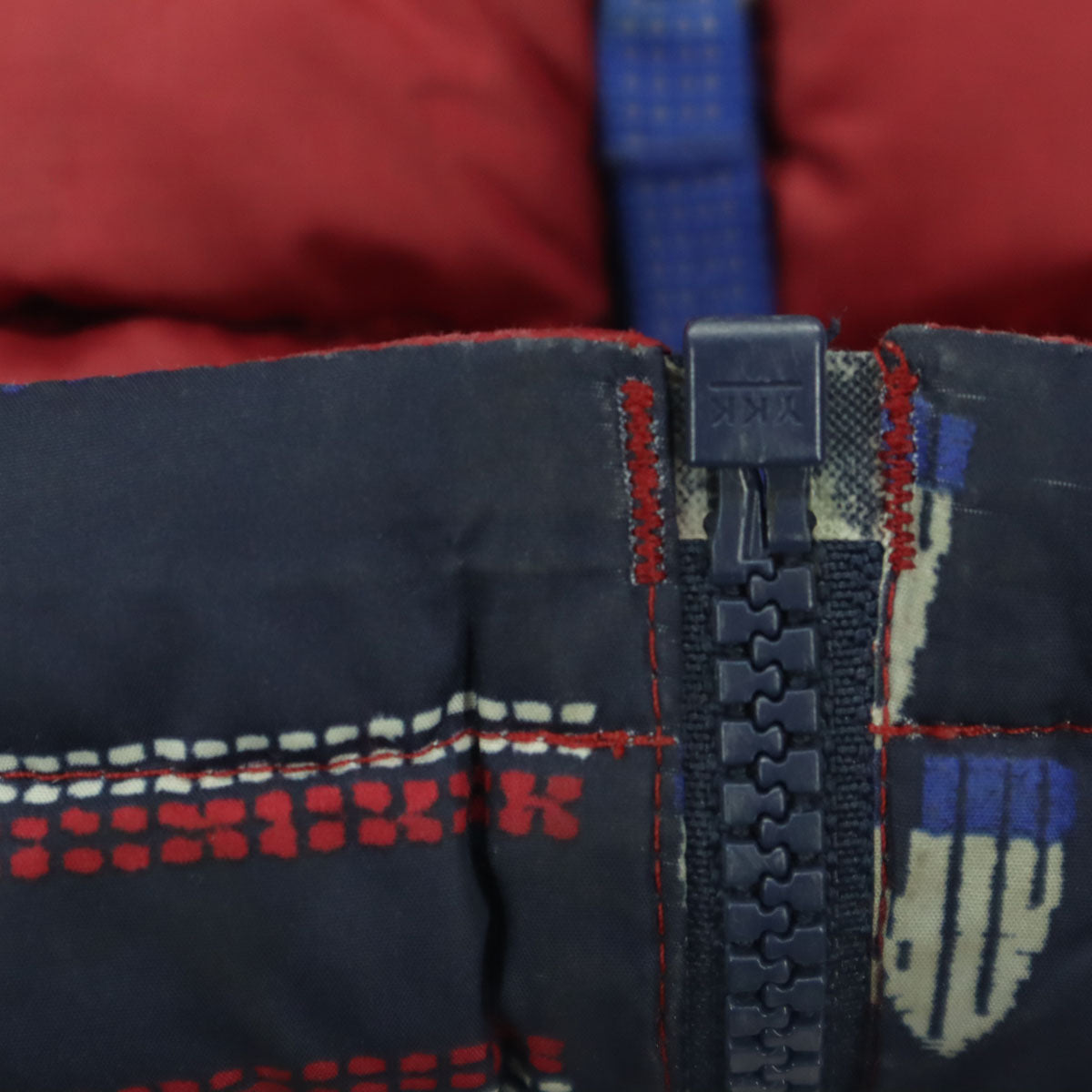 patagonia パタゴニア リバーシブル 総柄 ワンポイントロゴ 長袖 ダウンジャケット ネイビー 品番61371 キッズ