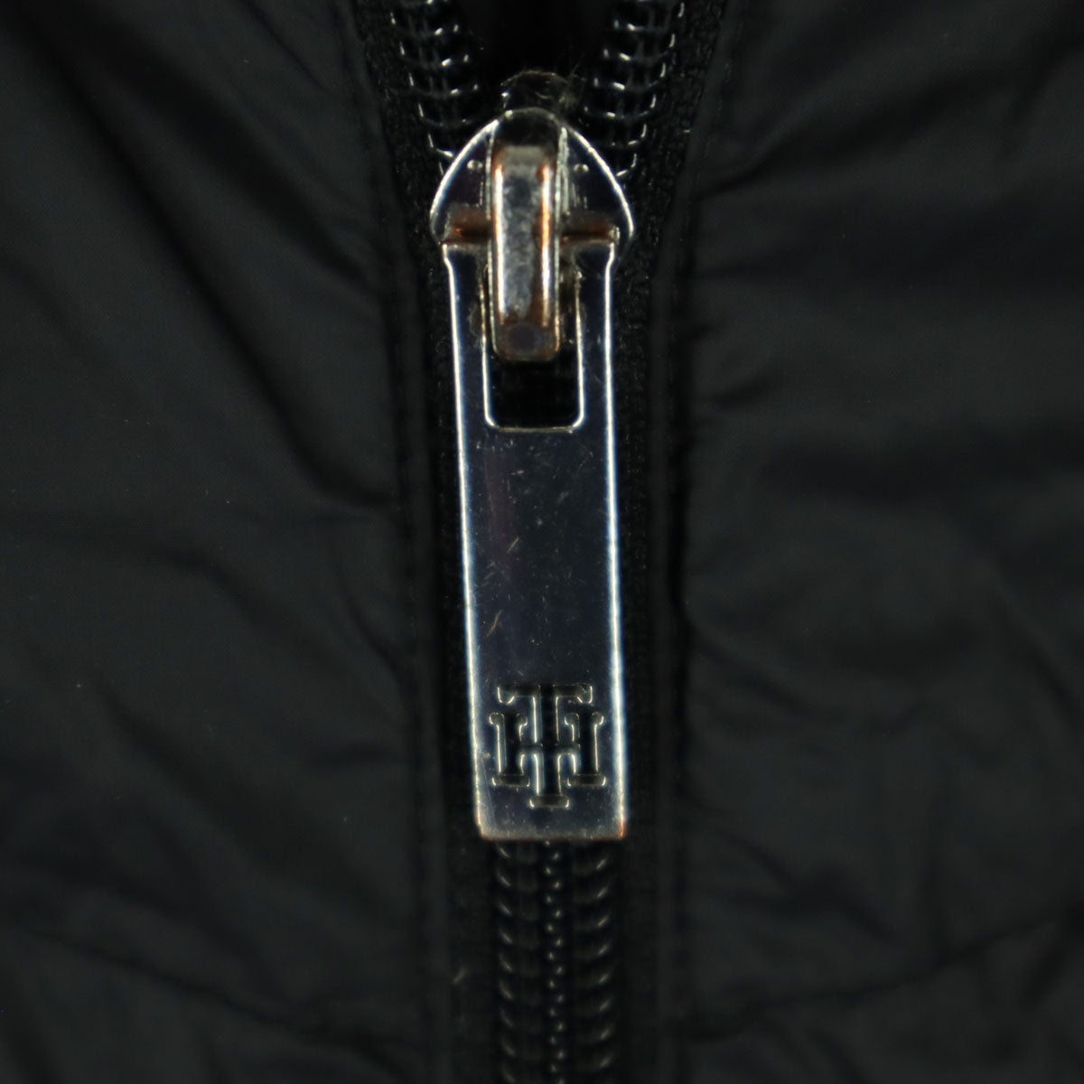 TOMMY HILFIGER トミーヒルフィガー ナイロン ワンポイントロゴ 長袖 中綿コート Ｌ ブラック レディース