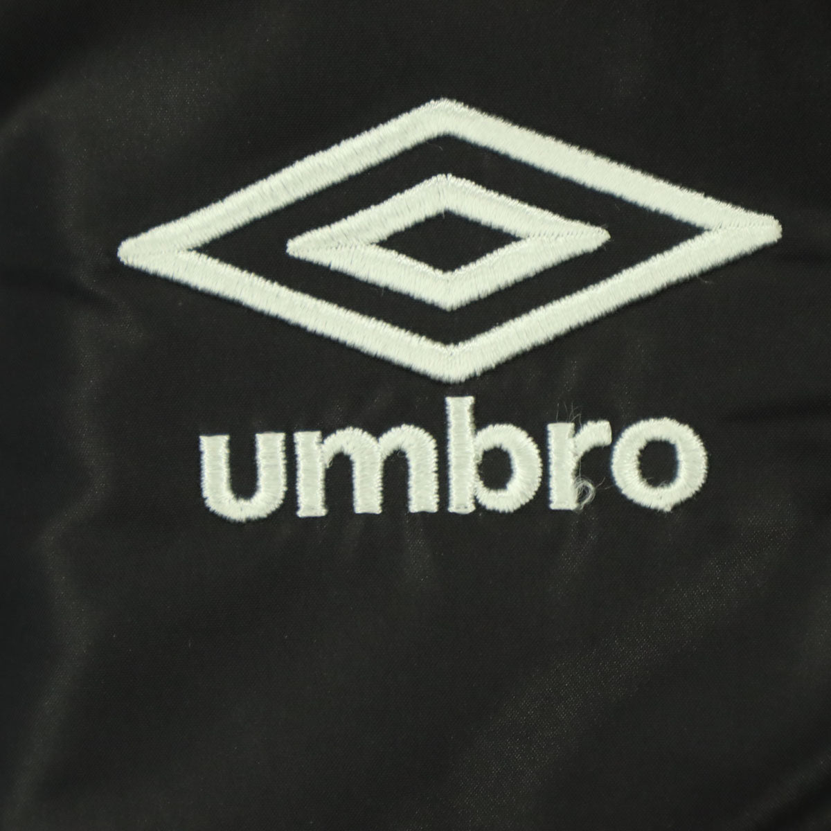 umbro アンブロ ワンポイントロゴ 長袖 中綿ジャケット M ブラック マルチカラー メンズ