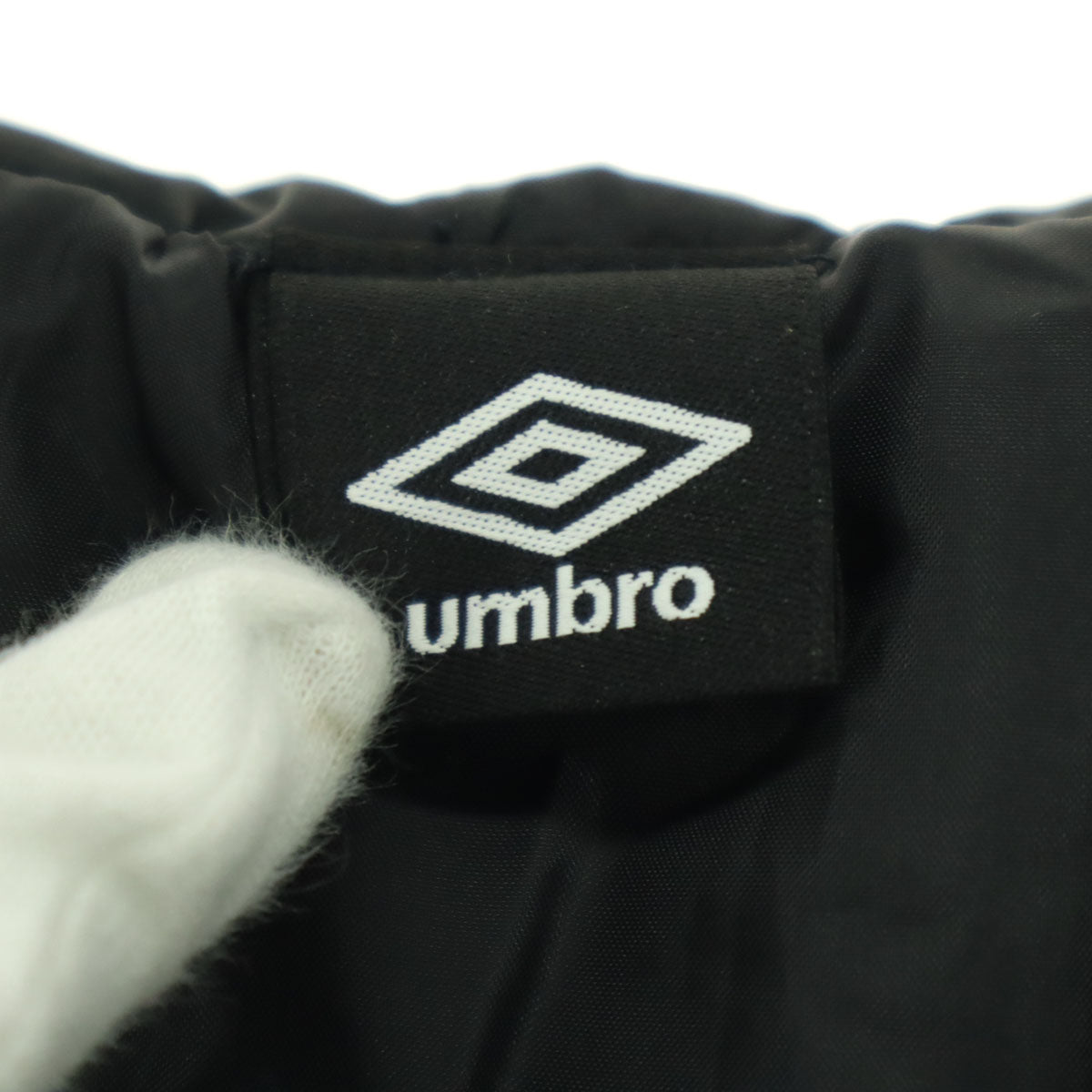 umbro アンブロ ワンポイントロゴ 長袖 中綿ジャケット M ブラック マルチカラー メンズ