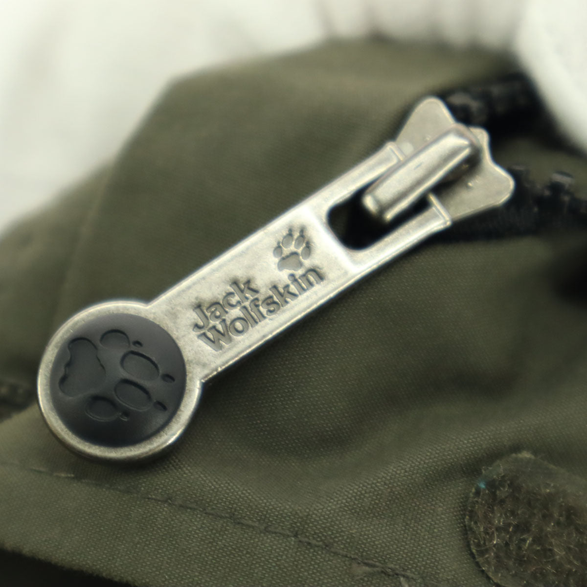 美品 Jack Wolfskin ジャックウルフスキン 長袖 マウンテンパーカー M カーキ メンズ