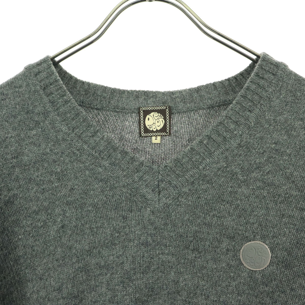 美品 Pretty Green プリティーグリーン ワンポイントロゴ 長袖 Vネック セーター 2 グレー メンズ