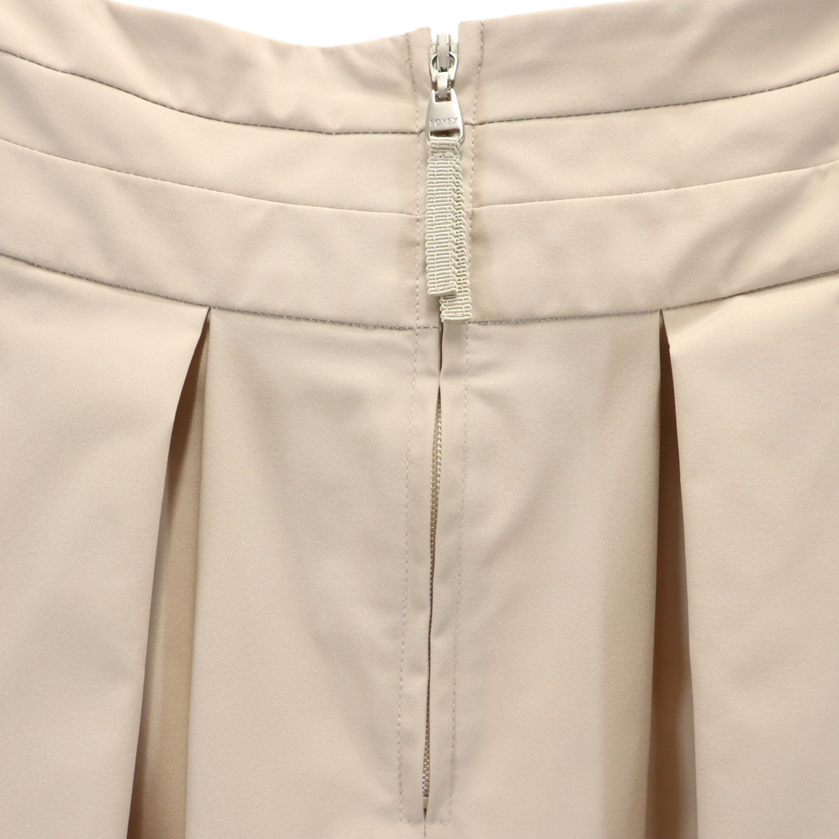 FOXEY NEW YORK フォクシーニューヨーク 日本製 ミディ丈 ボックス プリーツスカート 40 グレージュ レディース