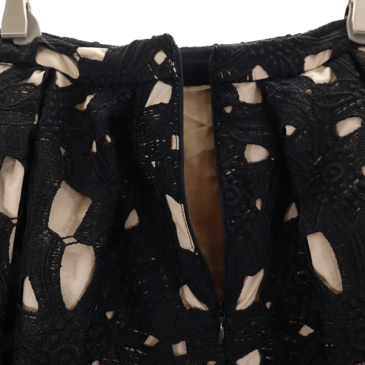 未使用 TOCCA トッカ 花柄 ミディ丈 総レース フレアスカート 2 ブラック レディース