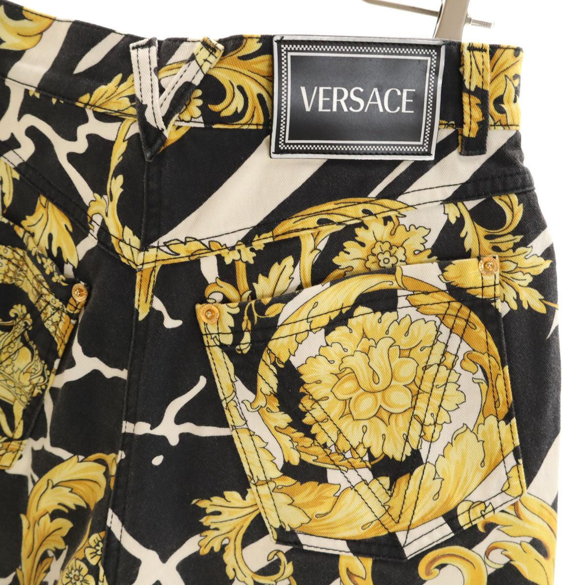 VERSACE ヴェルサーチ イタリア製 総柄 ショートパンツ W28 ブラック レディース