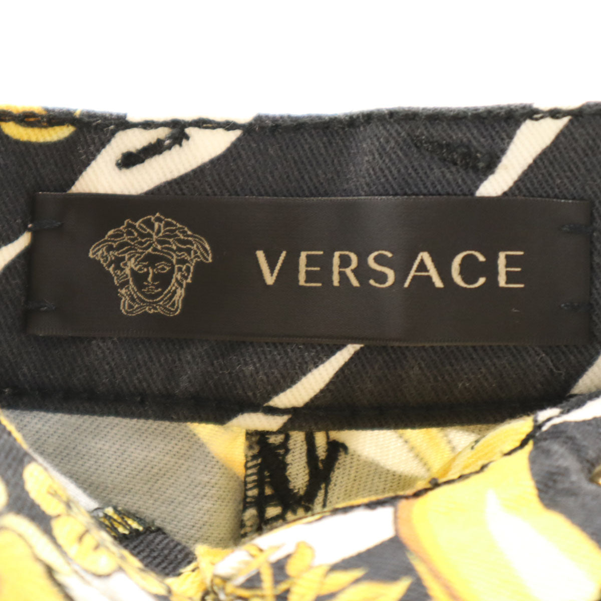 VERSACE ヴェルサーチ イタリア製 総柄 ショートパンツ W28 ブラック レディース