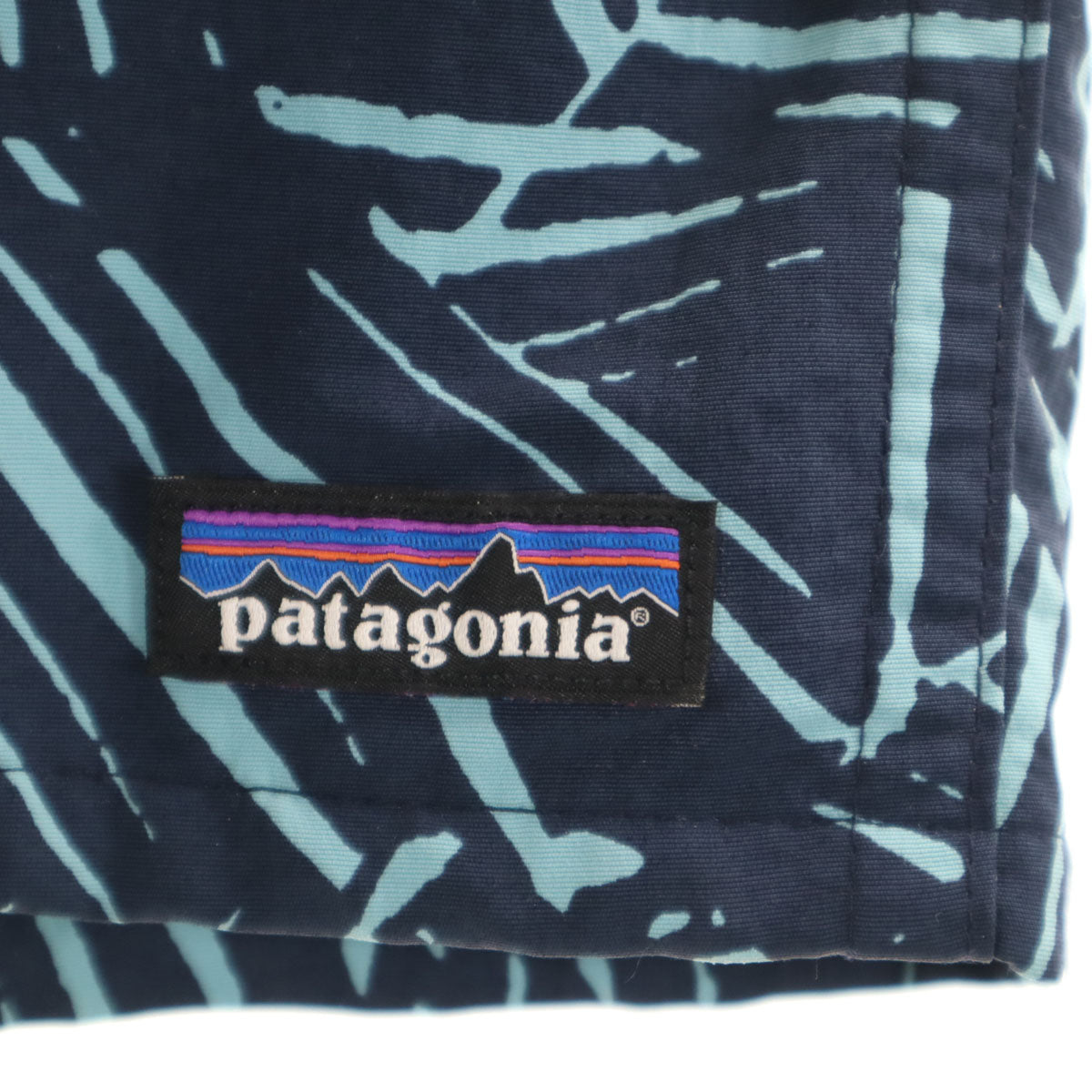 未使用 patagonia パタゴニア リーフ柄 バギーズ ショートパンツ L ネイビー 58034SP19 アウトドア メンズ
