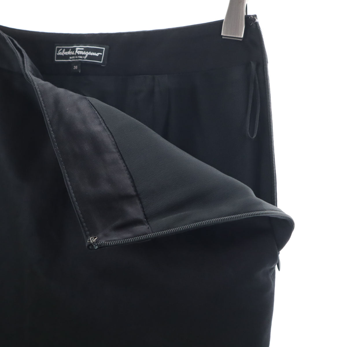 Salvatore Ferragamo サルヴァトーレフェラガモ イタリア製 ミディ丈 タイトスカート 38 ブラック レディース