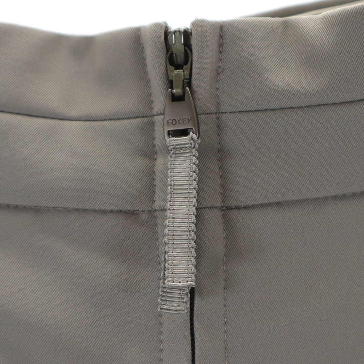 FOXEY NEW YORK フォクシーニューヨーク 日本製 ミディ丈 ボックス プリーツスカート 38 グレー レディース