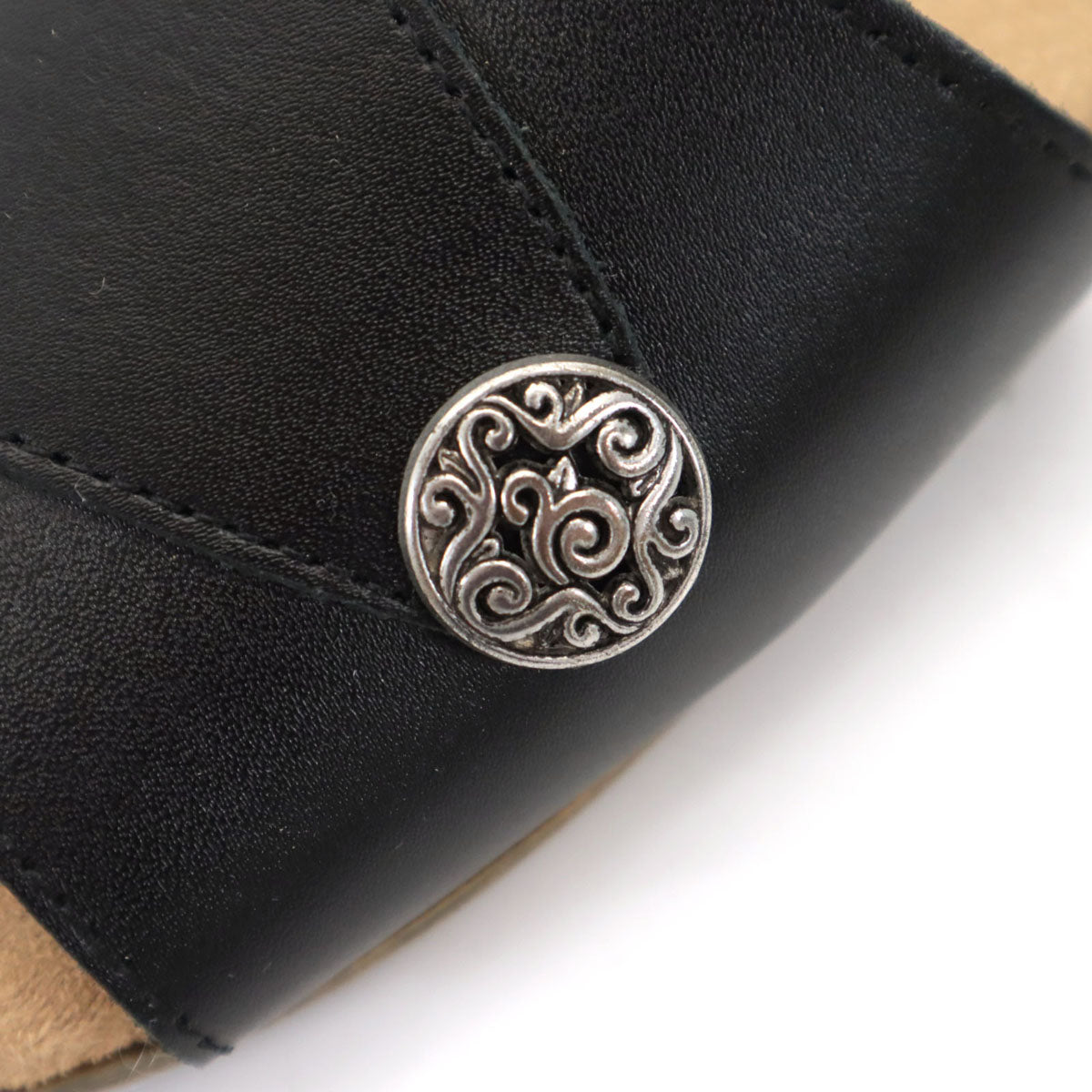 Minnetonka ミネトンカ コンチョレザー サンダル 7M ブラック 箱付き レディース